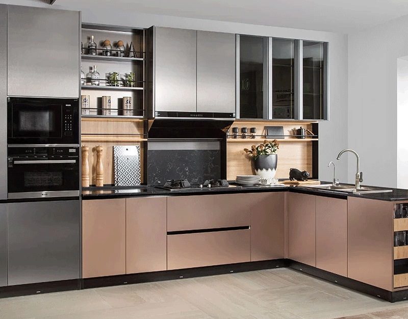 tủ bếp gỗ công nghiệp với đường nét vô cùng hiện đại cùng 2 gam màu xám nhạt và hồng ánh đồng “thu hút mọi ánh nhìn”