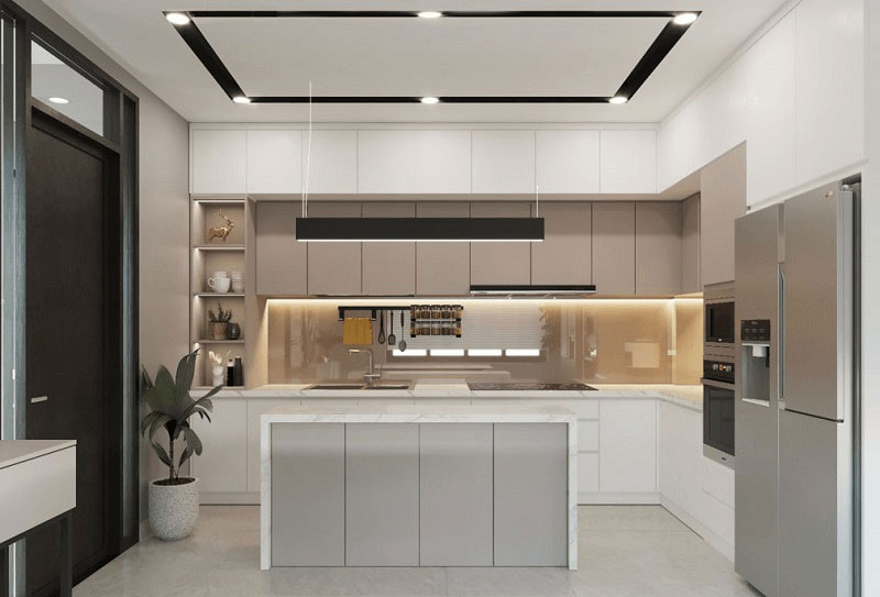 Gian bếp hiện đại hiện lên nhờ gam màu nhã nhặn kết hợp với kính cường lực ốp tường và đèn led âm tủ